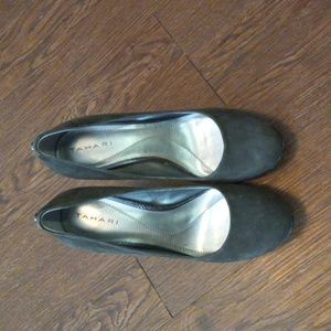 Tahari size 7 shoes